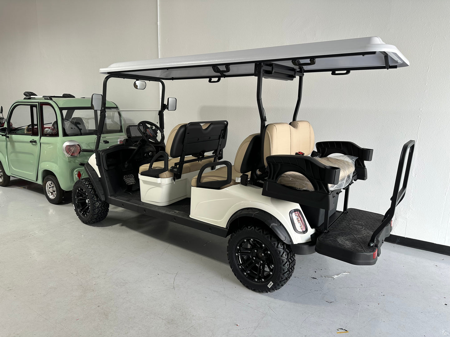 B4Plus- 6seater -Luxury Golf Cart