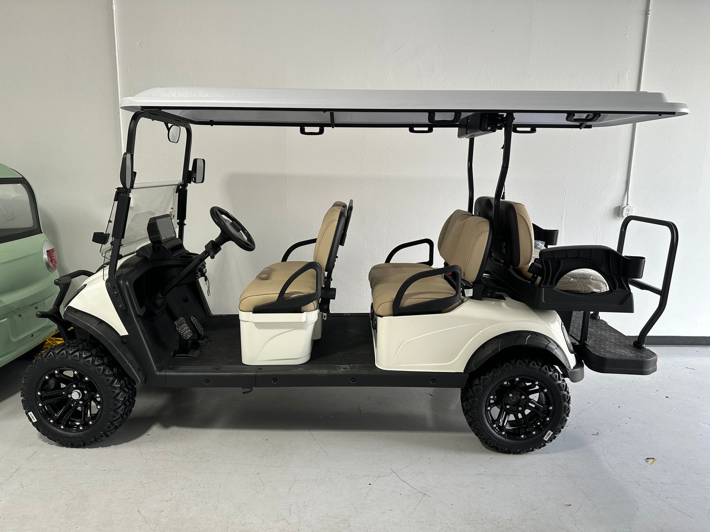 B4Plus- 6seater -Luxury Golf Cart